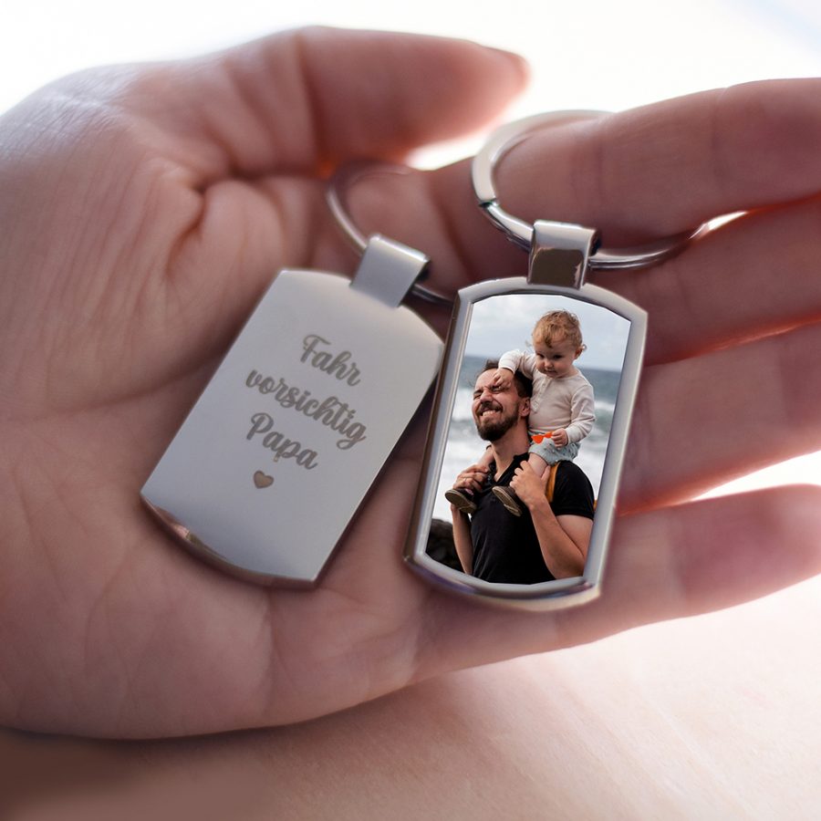 Schlüsselanhänger mit Foto und Gravur personalisiert